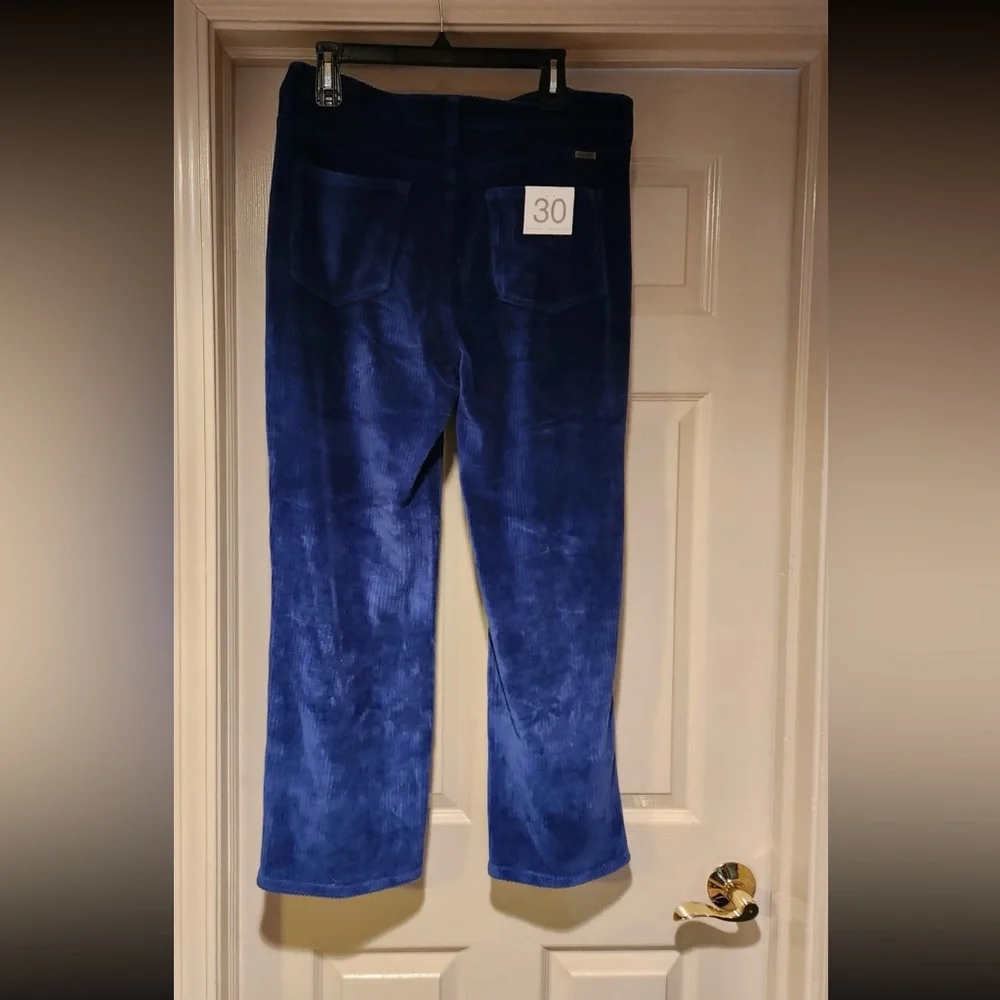 NWT KanCan Women’s Blue Wide Whale Corduroy Boot Cut Pants‎ Stretch Soft Winter
